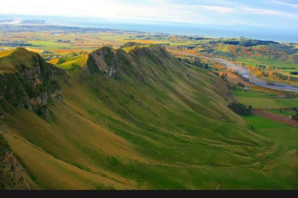 Soak In Cedar Tub, Stroll To Havelock Village Havelock North Exterior foto